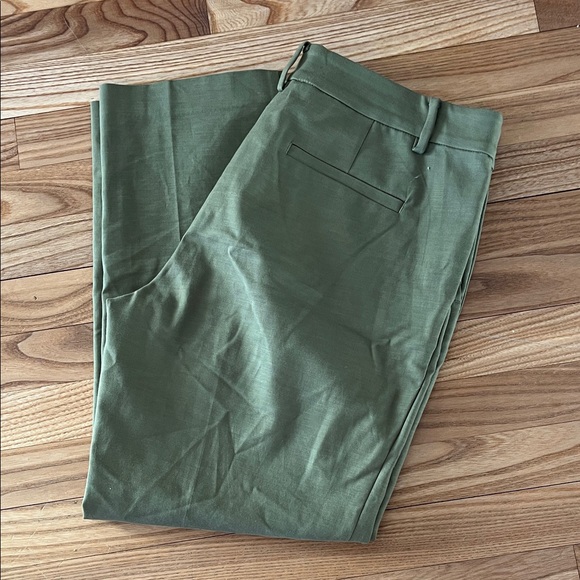 LOFT Olive Riviera Slim NWT SIZE 10 - Picture 2 of 5